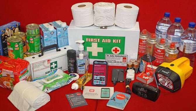 10 Items You Need To Pack In Your Emergency Kit
