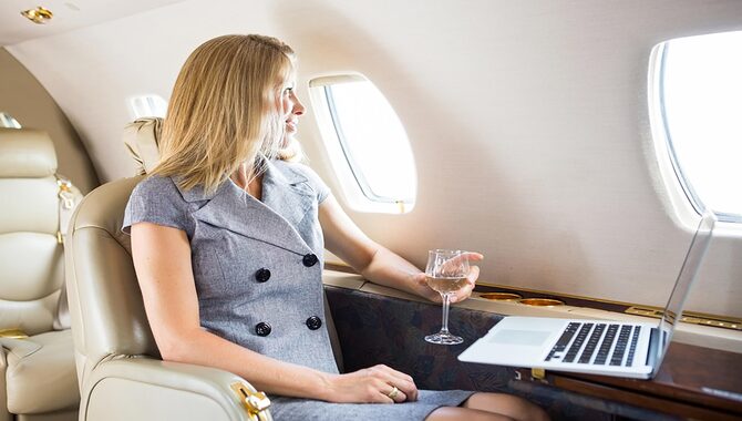 9 Essential Tips For Airplane Comfort