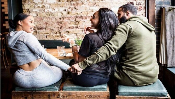 All The Signs You're Just His Side Chick And Nothing More