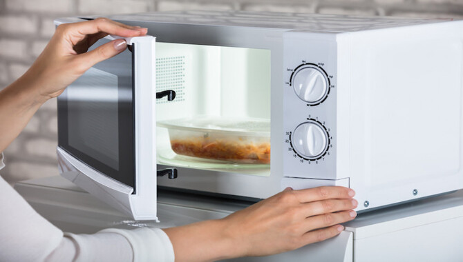 Avoid Using Microwave Ovens When Cooking With Kids