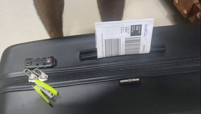 How To Apply A Luggage Tag
