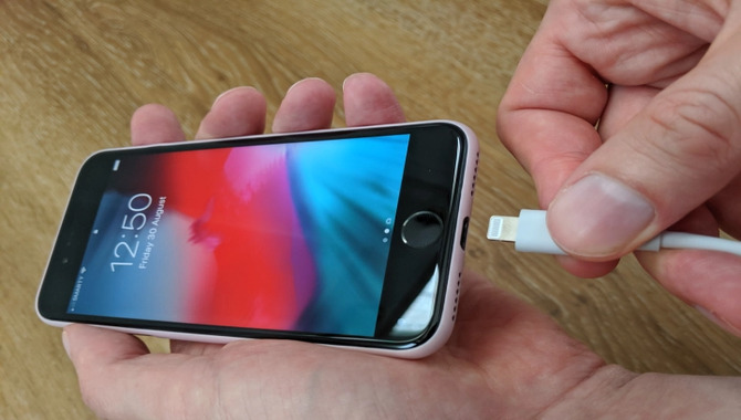 How To Avoid Leaving Your Phone Plugged In Overnight
