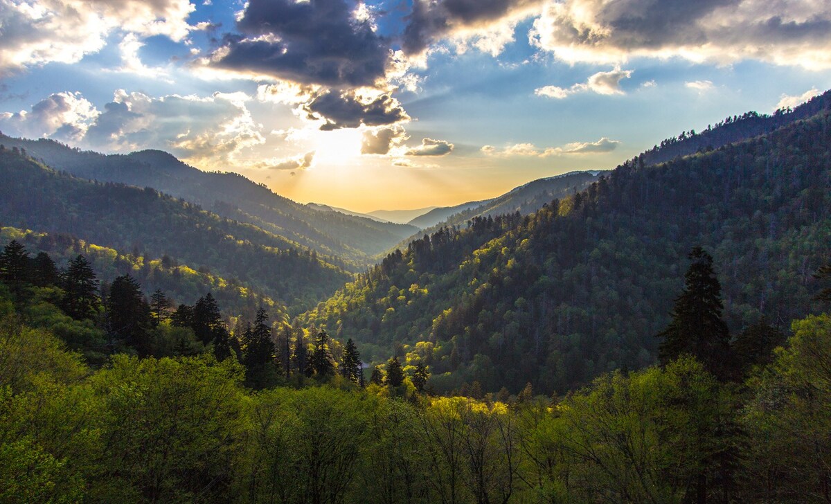 Is November December a good time to visit the Smoky Mountains